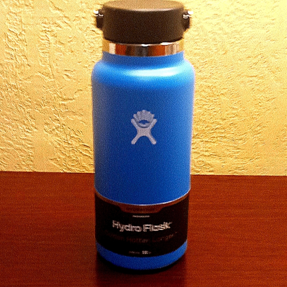Hydro Flask 32oz wide mouth flask in Pacific blue NWT